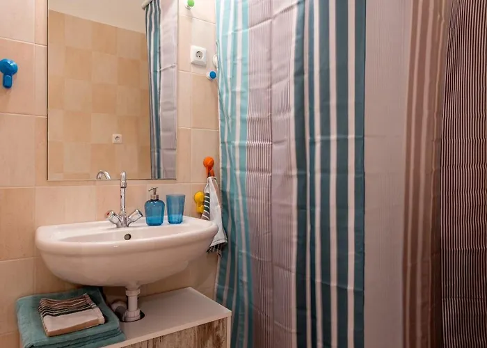 Oktober 6 Apartament *