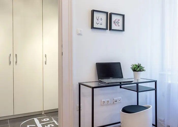 Apartament Oktober 6