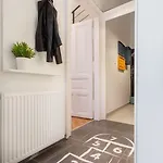 Oktober 6 Lägenhet *
